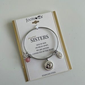 Nwt Footnotes Always Sisters charm bracelet
